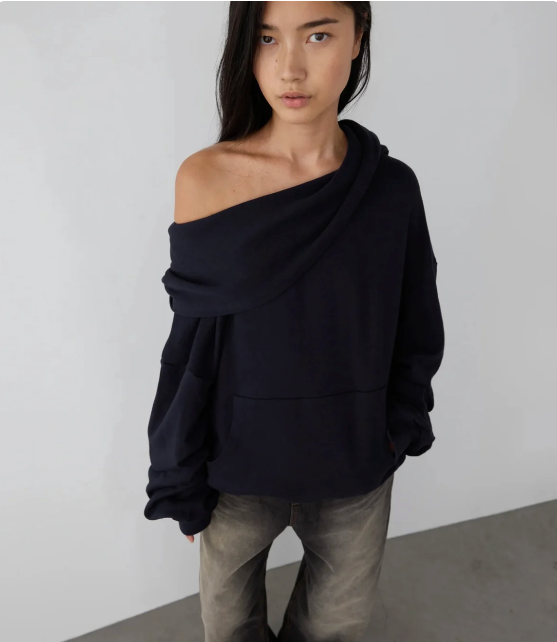 Off-Shoulder Relaxed Sweatshirt
